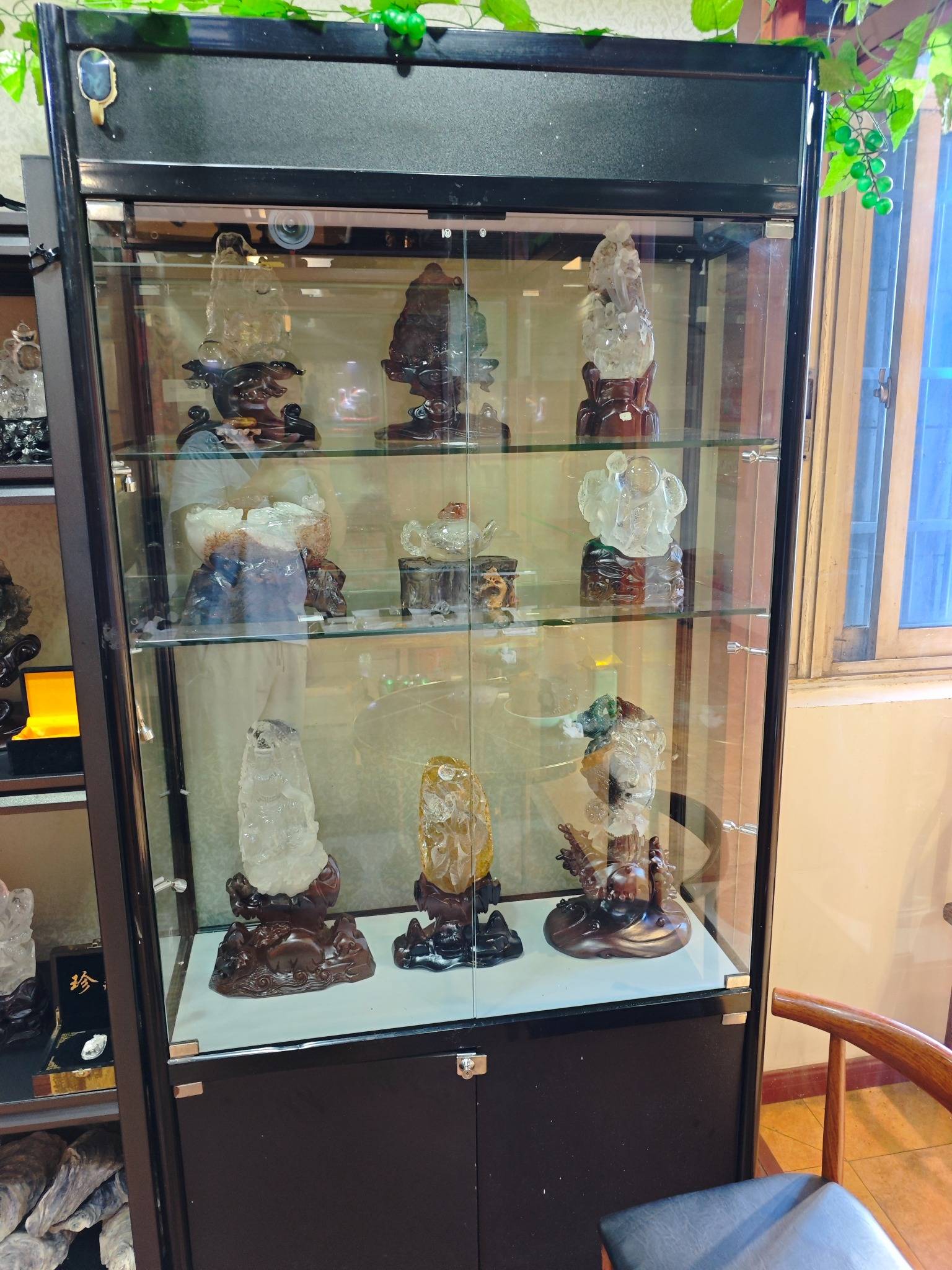 标题：摆摊多年做文玩珠宝，做生意讲究实在